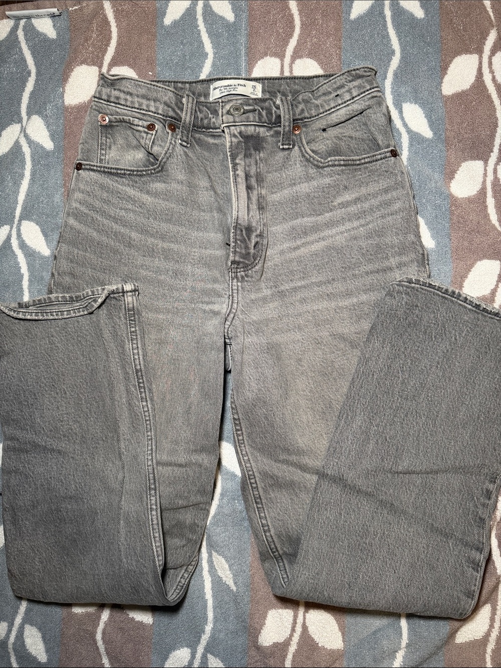 Abercrombie the 90’s Straight Ultra High Rise 26S